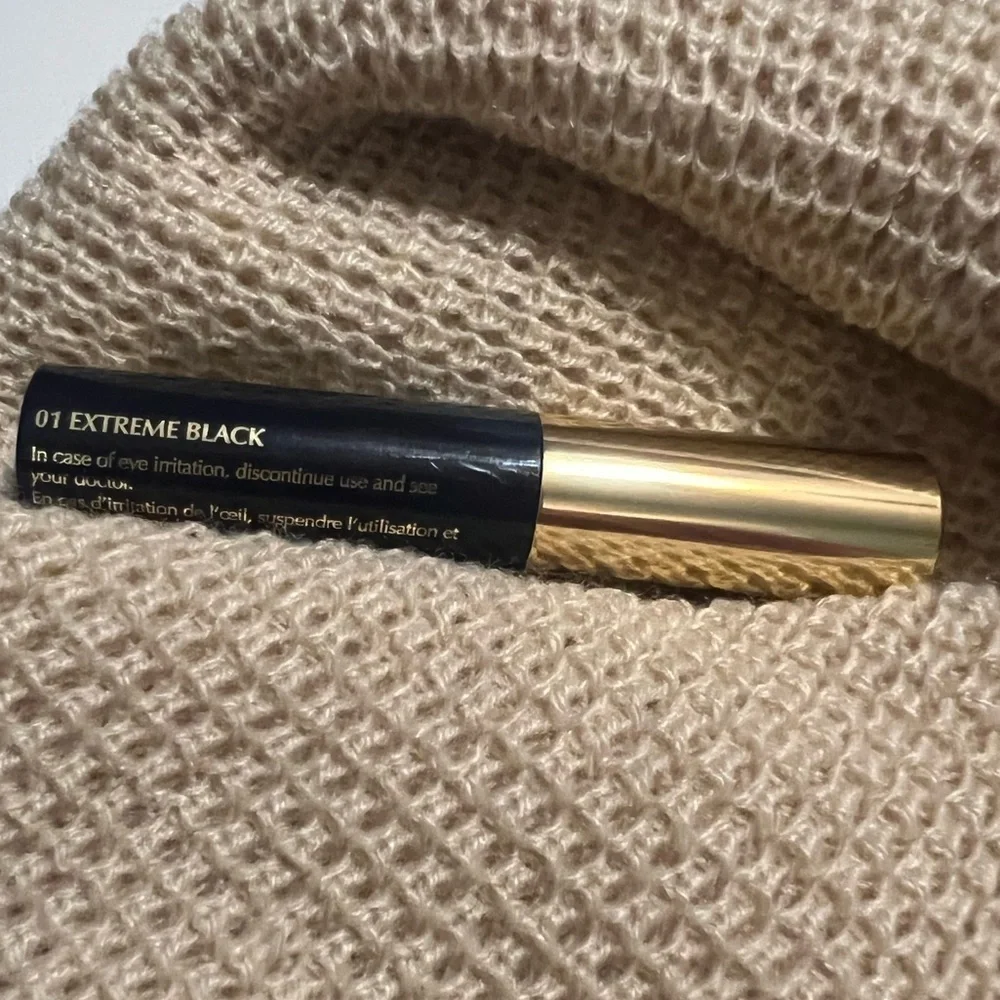 Estée Lauder  Sumptuous Extreme